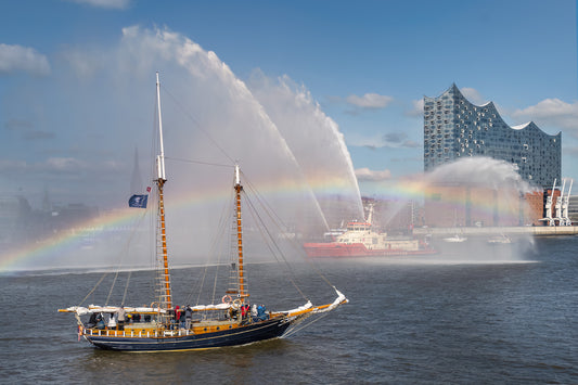 Offene Hamburg-Edition: "BRANDDIREKTOR WESTPHAL vor Elbphilharmonie"